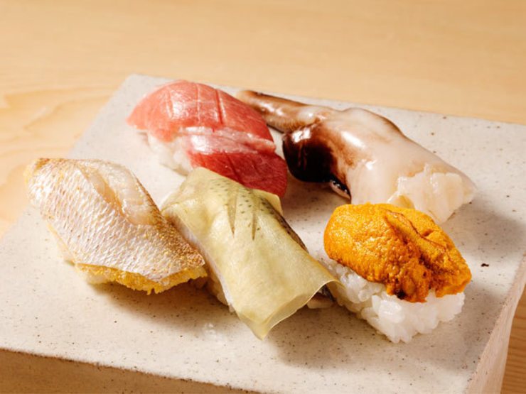匠の技と知恵を活かし、素材の旨味を極限まで引き出した至極の寿司