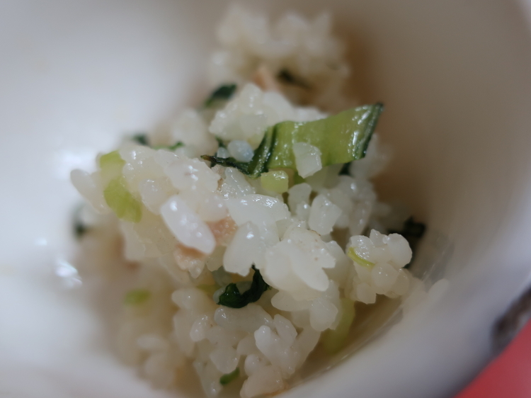 『高菜炒飯』は塩加減が抜群でもっちもち。写真映えしないものの超絶品！