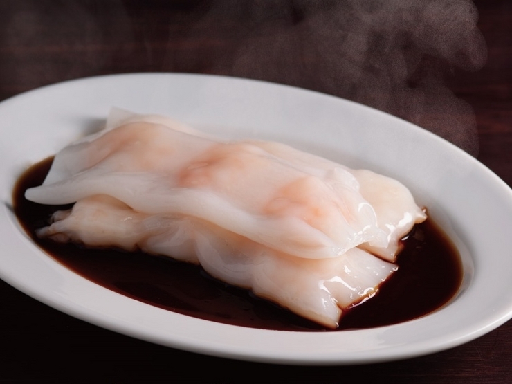 つるんと滑らかな口当たりの生地に、ぷりぷりの海老の食感のコントラストが楽しい『鮮蝦仁腸粉』800円