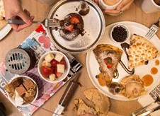 ３周年を迎える【MAX BRENNER】、人気のチョコピザ『トゥッティフルッティピザ』プレゼント&Instagram投稿で食べ放題へご招待