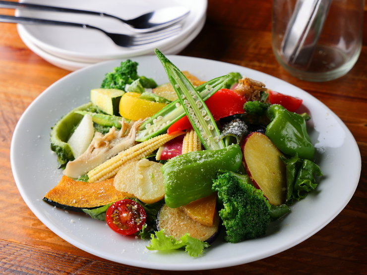 中野アッカの20種彩り野菜のサラダ 