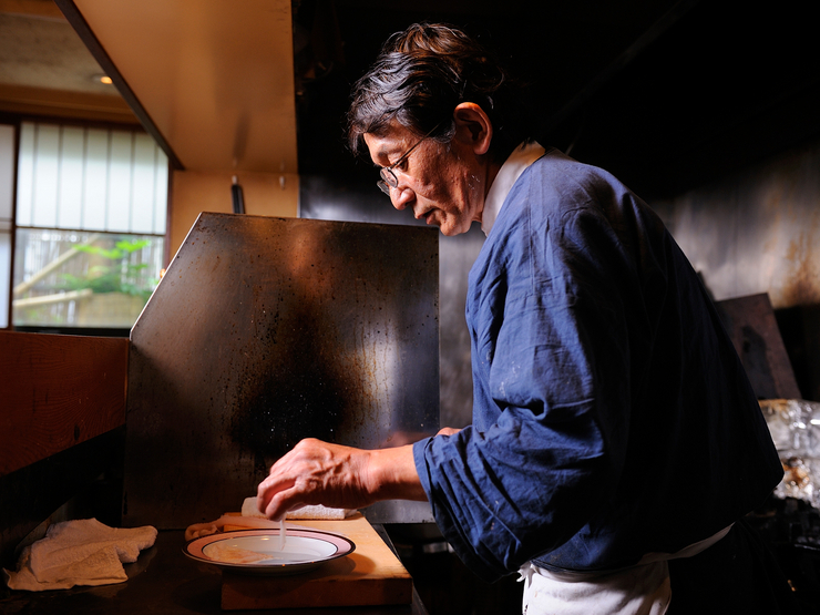 戦争で姿を消した穴子料理の専門店を、ご主人の増井さんが「自らの手で再現したい」と1992年に創業