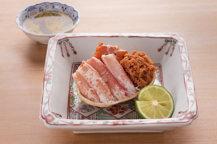 『セイコ蟹』。味わえるのは11月の漁の解禁から2ヶ月ほど。内子、外子、ほぐし身、蟹味噌を土佐酢で