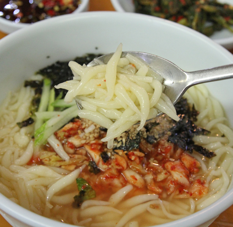 韓国・平昌（ピョンチャン）冬季オリンピック・パラリンピックの地で味わう名物オタマジャクシ麺とは！？