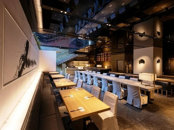 現代里山料理　ZEN HOUSEの内観