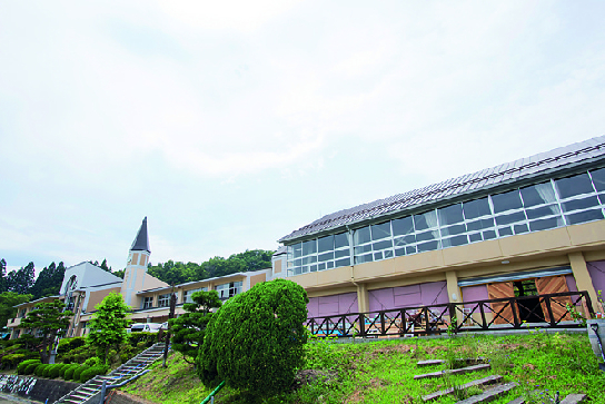 2018年7月28日、旧支倉小学校が食と体験の観光交流施設として生まれ変わった