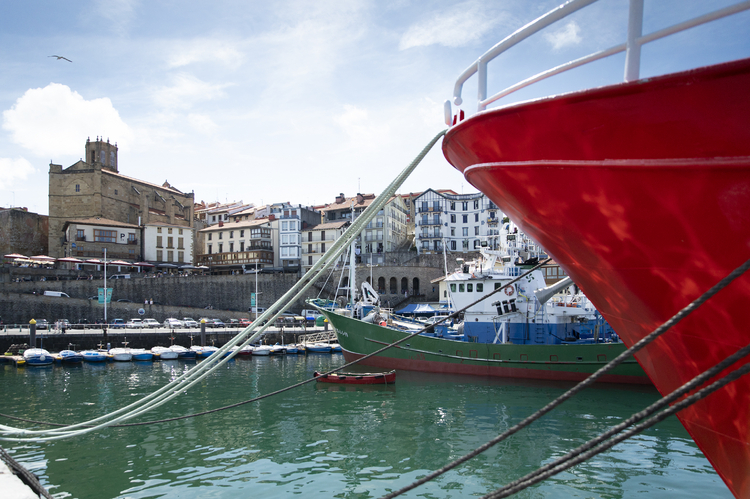 ゲタリアは、風光明媚な港町。【エルカノ】での食事の前後に散歩を楽しみたい。