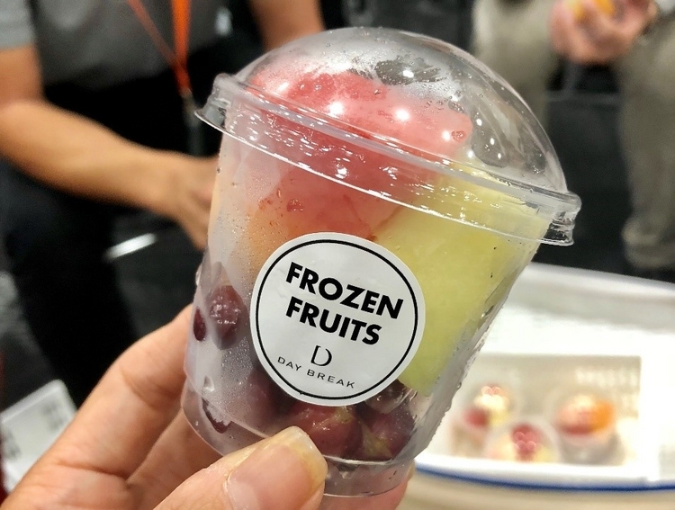 細胞壁のある野菜や果物は肉や魚に比べ冷凍が難しいそうだが、この冷凍フルーツは水分流出がなく瑞々しい。