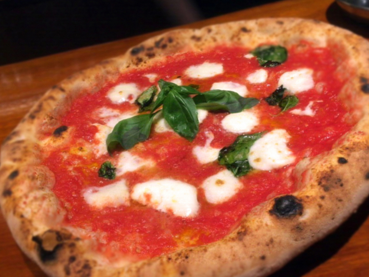 東京で ナポリピッツァ を食べるならここ 本場イタリアの味を知るシェフもおすすめのピッツェリア 3店 ヒトサラマガジン