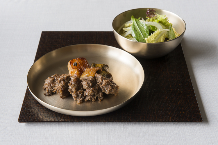 『プルコギ』。国内産の1++ランクの最高級韓牛を特製のタレに漬け込み、網焼きにした