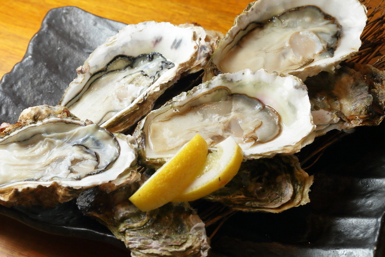 日本で人気が高いブルゴーニュ白ワインの代表「シャブリ」は生牡蠣や天麩羅に合う