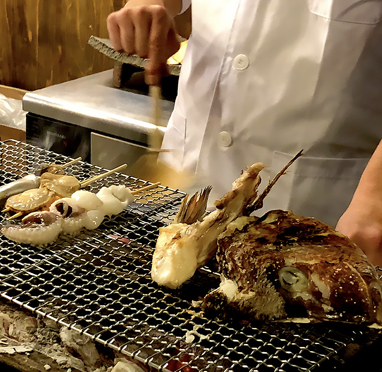 神戸【炭焼じょーじ】旬の魚介を気軽に炭火焼で。魚串を主役に据えた穴場の新鋭