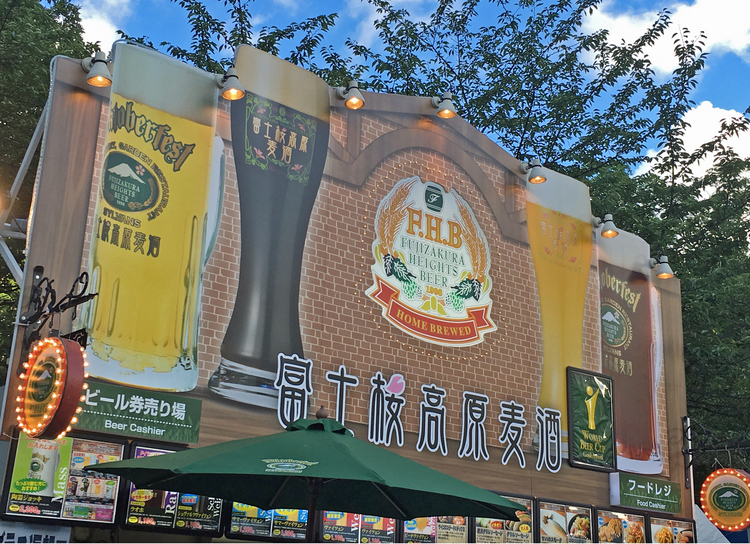 スモークの味と香りが楽しめる日本では珍しい燻煙ビール『ラオホ』など日本が生んだ世界最高峰のドイツビールが味わえます