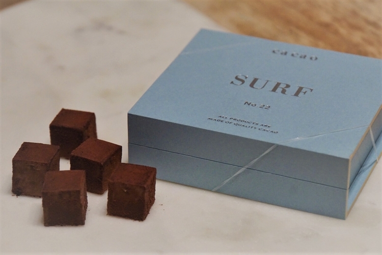 コロンビア産カカオ70%とフランス産の天然海塩をブレンドしたチョコレート『SURF』、2000円