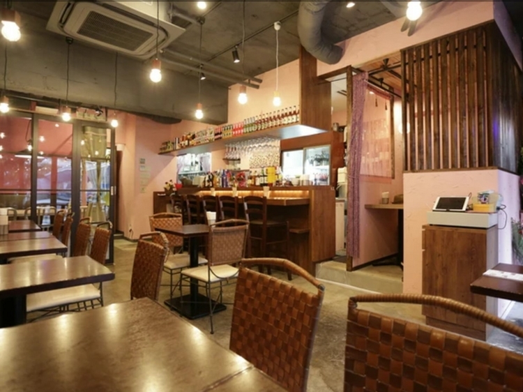 アジアンテイストの店内
