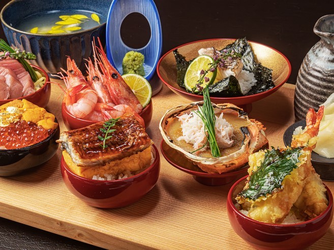 【TOKYO FISHERMAN'S WHARF 　魚秀～UOHIDE～渋谷宇田川店】のプレミアムおちょこ丼