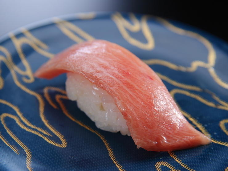 【大起水産　回転寿司】のマグロ