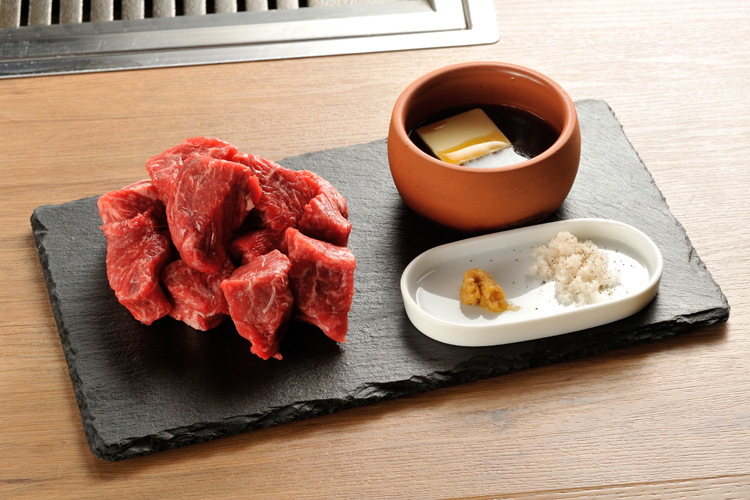 『ラムイチステーキ』は120g/864円、200g/1,296円