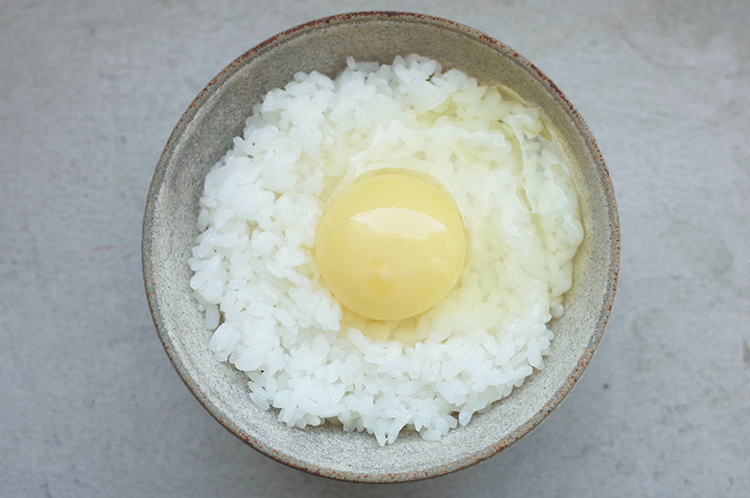 白い黄身に驚かされるお米たまご。『白玉』900円（税込）