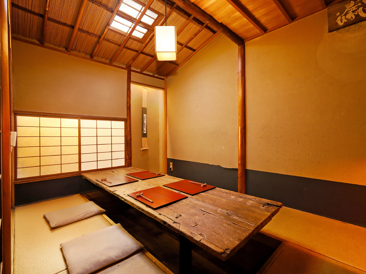 銀座に京都の町家がそのまま出現したような空間