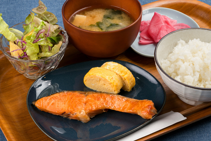 ヤゼットカフェ鮭定食モーニング