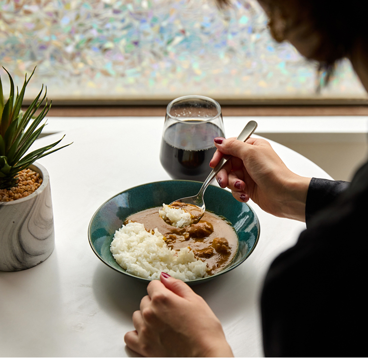 グルメ通に、カレー好きに、贈りたい。フレンチの名店が手掛けた「カレー５種食べ比べセット」