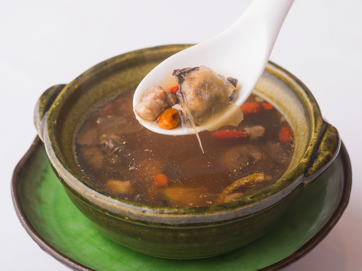 【南青山Essence】 の心身を癒す滋味深い薬膳料理 薬膳スープ