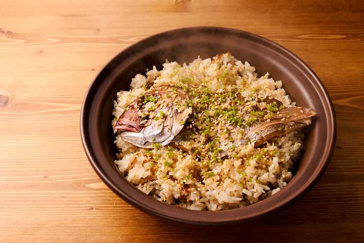 明石の天然鯛をまるごと使用した【祇園丸山】の『炭火焼天然鯛ご飯』を