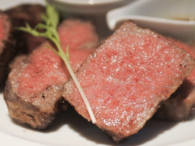 Steak&Wine グリアンテ梅田のニュージーランド産　牧草牛　2種食べ比べグリル（100g　計200g）