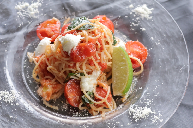 フレッシュモッツァレラの冷製カッペリーニ