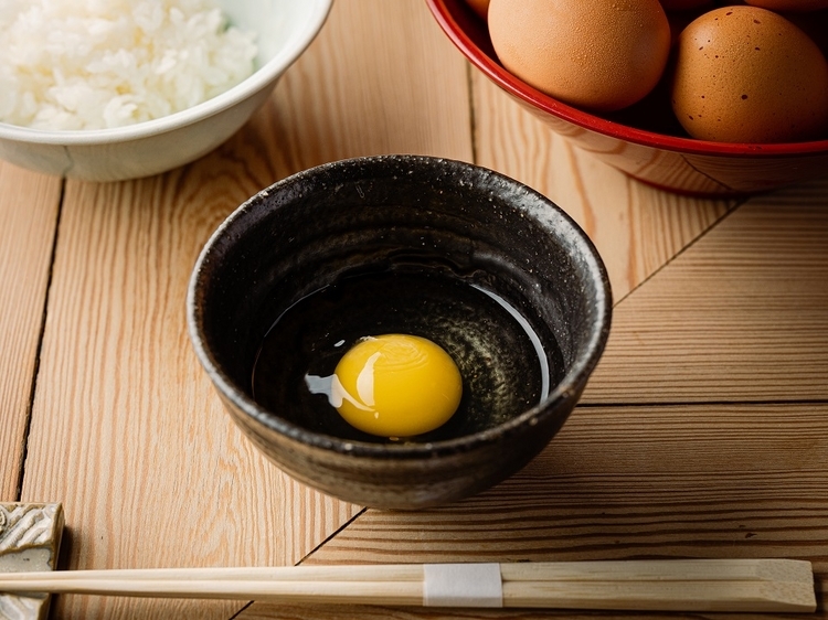 すっきりとクセのない卵を、長野県産の無農薬コシヒカリとともに。『卵かけご飯』