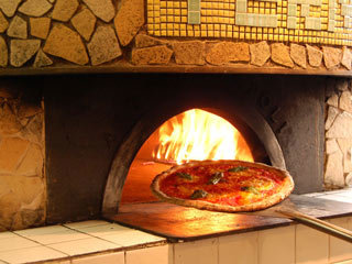 Pizzeria　Termeの薪窯とピッツァ