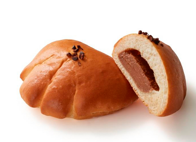 ゴディバのパン カスタードにカカオ分55％のベルギー産チョコレートを混ぜ合わせた『ベルギーチョコレートのクリームパン』