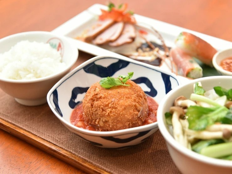 【アジアンダイニング金魚蘭】の「本日の日替わりランチ」