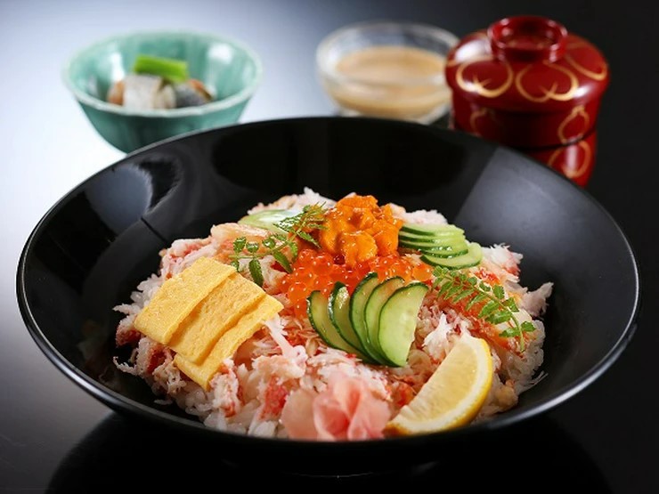【西村屋 白鷺館】のかに料理ランチ