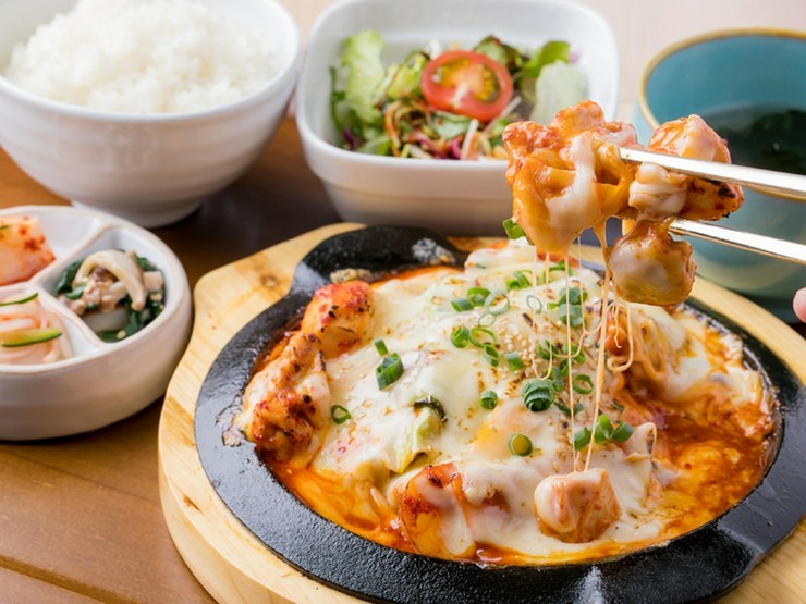 韓国料理HIRAKU ～ヒラク～チゲのチーズタッカルビ