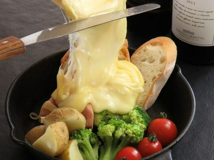 原価ビストロチーズプラス京橋のラクレットチーズ