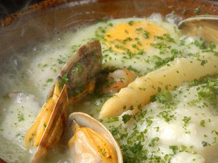 エル・ポニエンテの鮮魚の土鍋煮・バスク風 