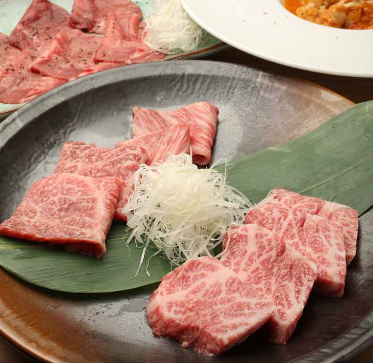 名古屋を代表するお肉の専門店【スギモト】のフレンチ×焼肉のコース