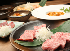 名古屋を代表するお肉の専門店【スギモト】のフレンチ×焼肉のコース