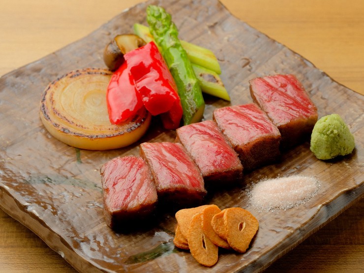 福寿館の「福寿館牛」を堪能『鉄板焼きディナーコース』