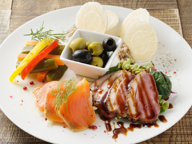 COCKTAIL WORKS 上野の料理