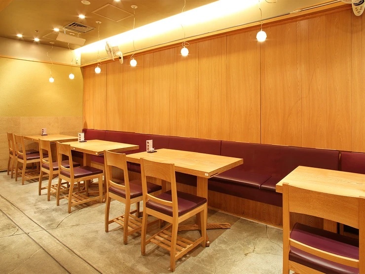 ひつまぶし備長 エスカ店の店内