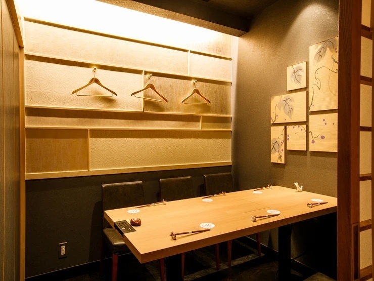 鳥しげ錦本店の店内