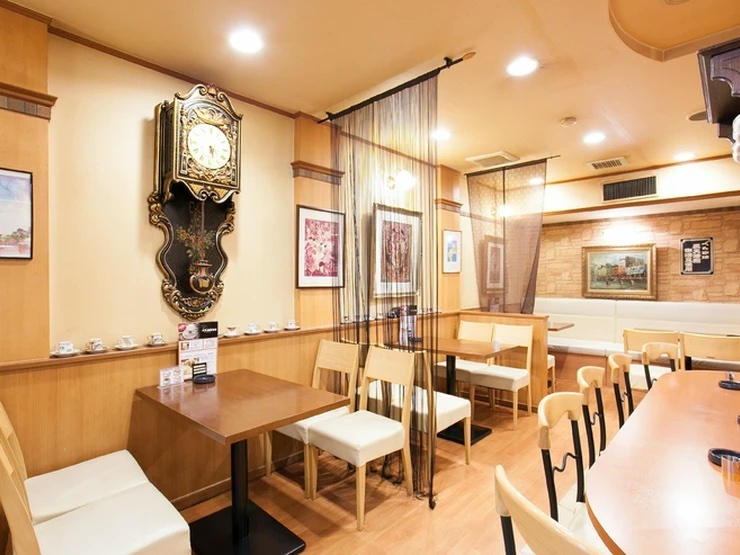 べら珈琲　栄店の店内