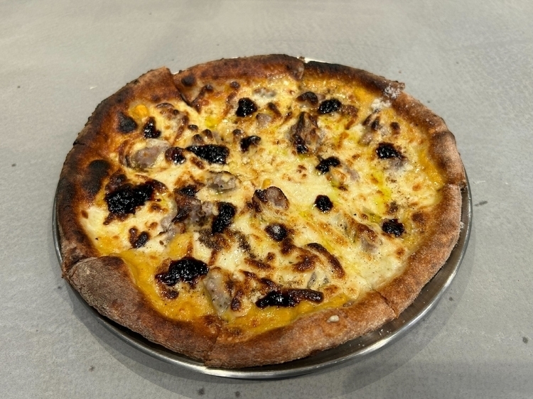 CRAZY PIZZA TORANOMONの料理