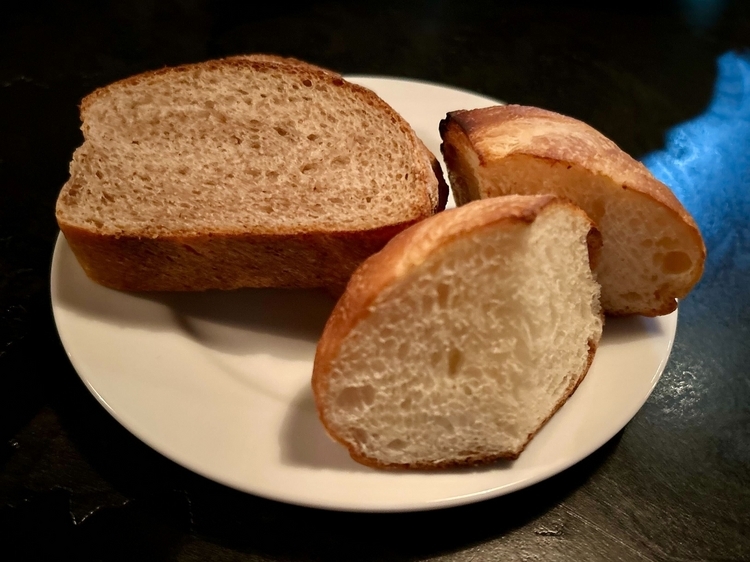 この日の夜は『まるパン』と『ライ麦パン』