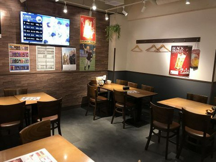 室町四丁目酒場の店内