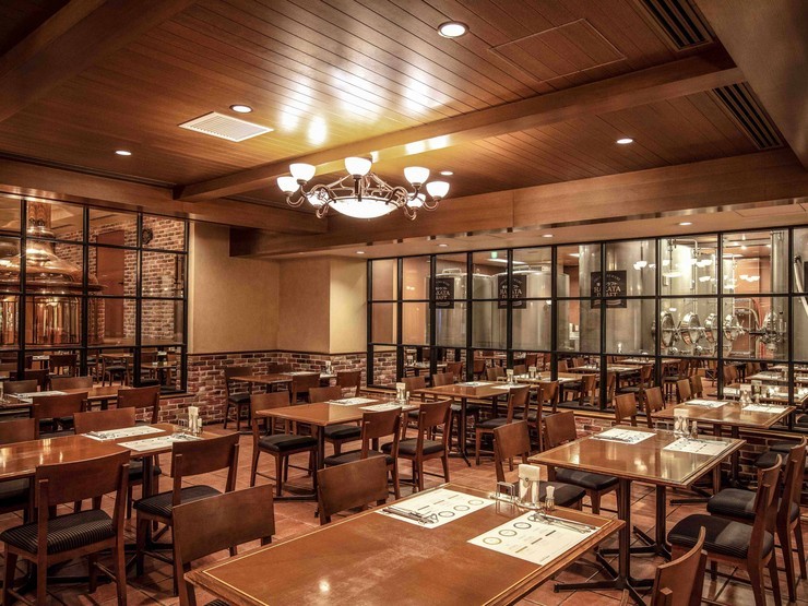 ビアレストラン　オークラブルワリーの内観