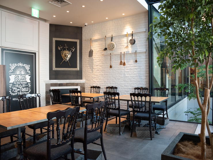 【ON THE SQUARE】の内観